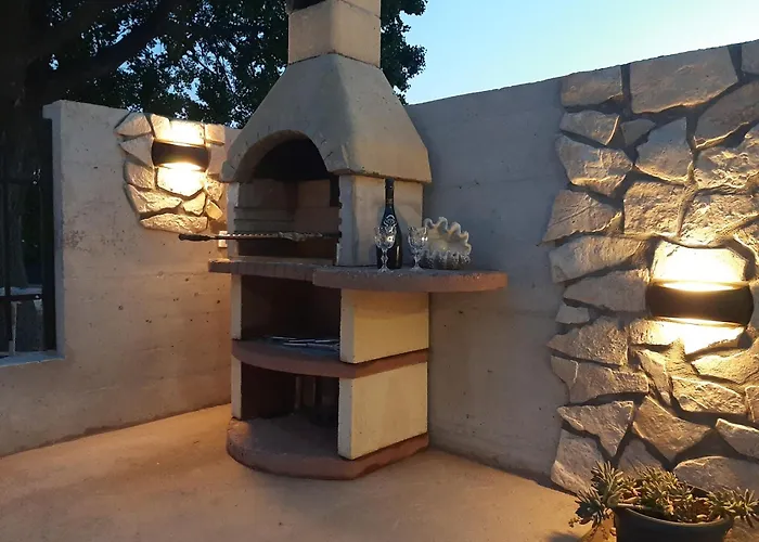 Nino アパート ザダル