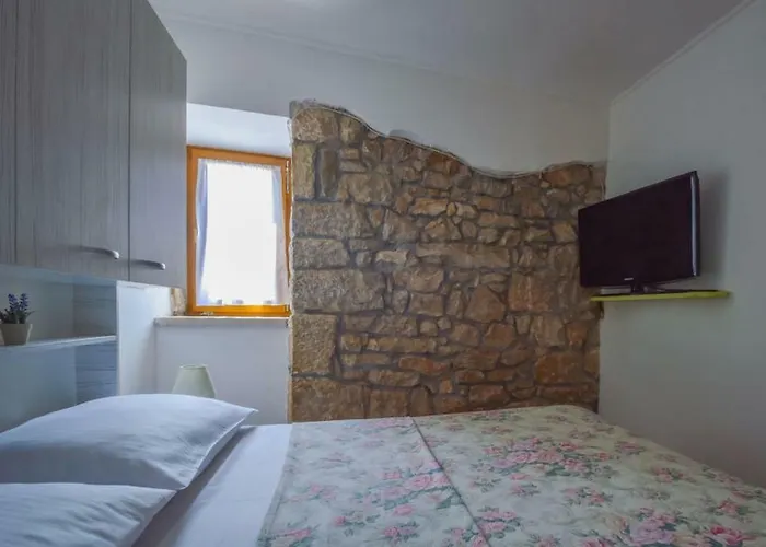 Nino アパート ザダル